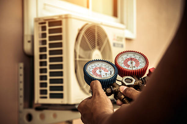 Professional Hvac Installation technician working in Yale, MI